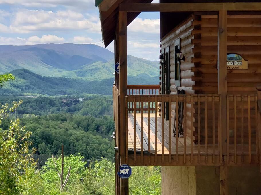 Yogi'S Den: Breathtaking Views! 3 Min To Dollywood, On 1 Acre! Villa Sevierville Ngoại thất bức ảnh
