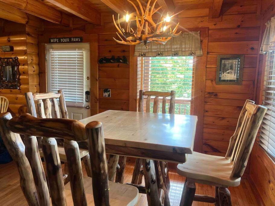 Yogi'S Den: Breathtaking Views! 3 Min To Dollywood, On 1 Acre! Villa Sevierville Ngoại thất bức ảnh