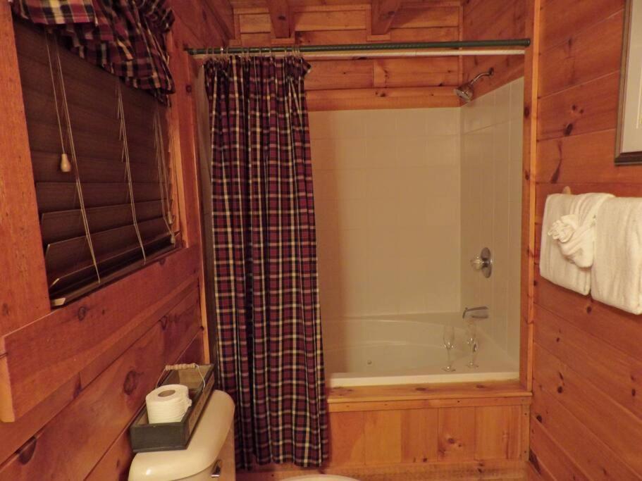 Yogi'S Den: Breathtaking Views! 3 Min To Dollywood, On 1 Acre! Villa Sevierville Ngoại thất bức ảnh