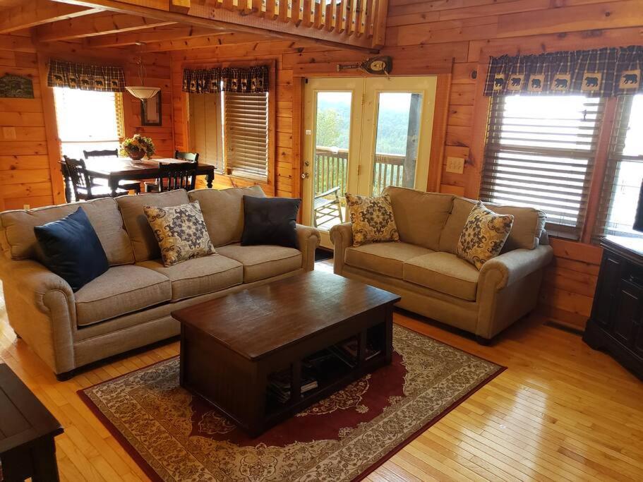 Yogi'S Den: Breathtaking Views! 3 Min To Dollywood, On 1 Acre! Villa Sevierville Ngoại thất bức ảnh