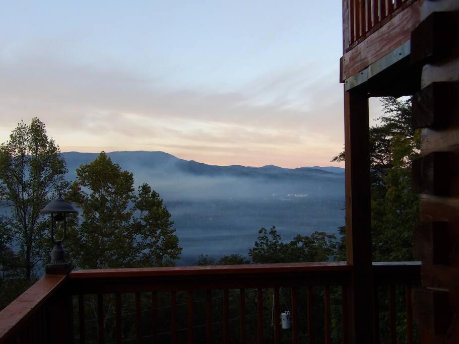Yogi'S Den: Breathtaking Views! 3 Min To Dollywood, On 1 Acre! Villa Sevierville Ngoại thất bức ảnh