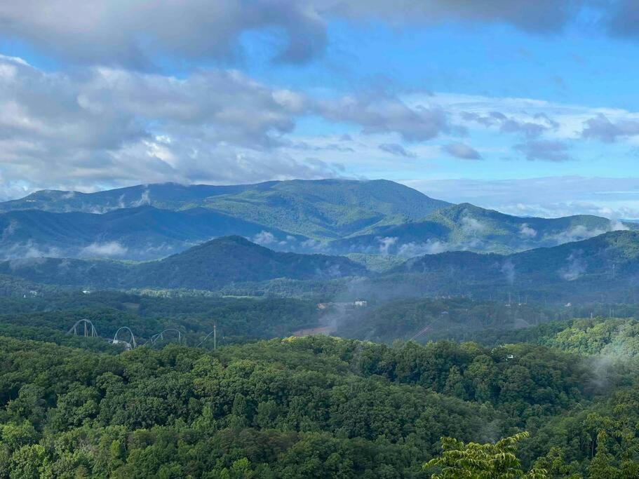 Yogi'S Den: Breathtaking Views! 3 Min To Dollywood, On 1 Acre! Villa Sevierville Ngoại thất bức ảnh