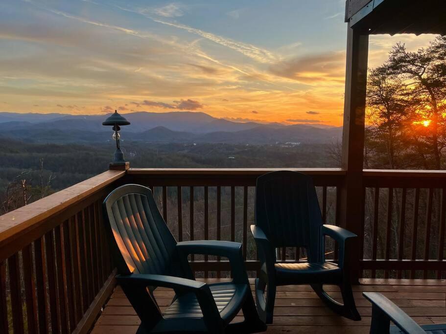 Yogi'S Den: Breathtaking Views! 3 Min To Dollywood, On 1 Acre! Villa Sevierville Ngoại thất bức ảnh