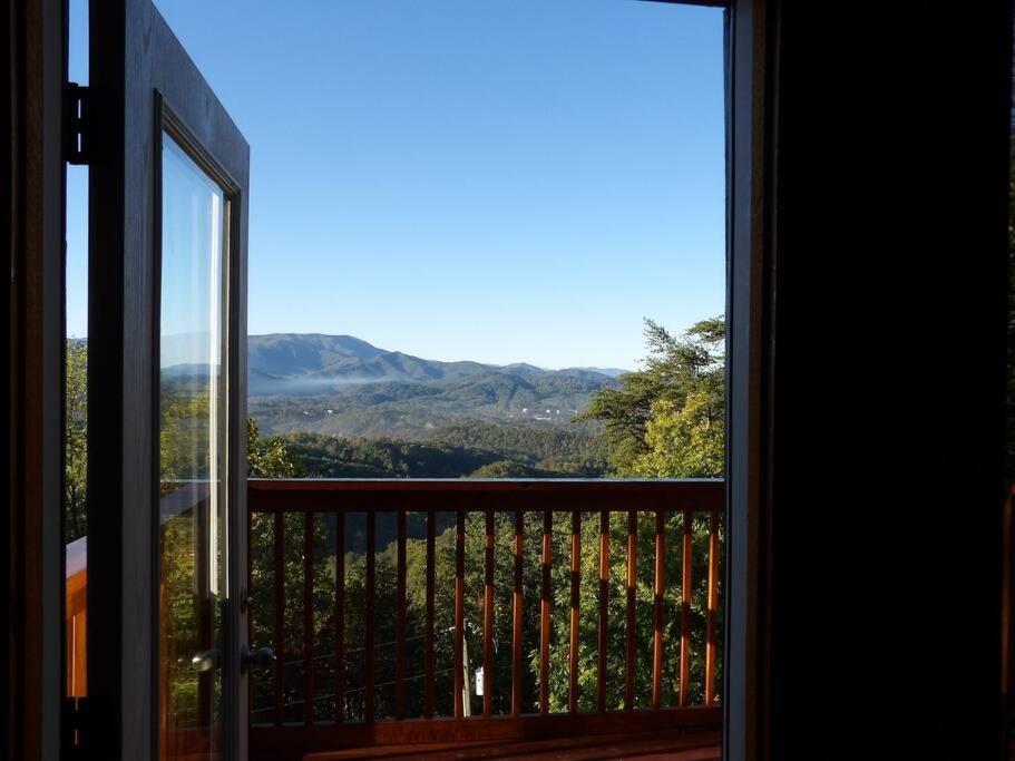 Yogi'S Den: Breathtaking Views! 3 Min To Dollywood, On 1 Acre! Villa Sevierville Ngoại thất bức ảnh