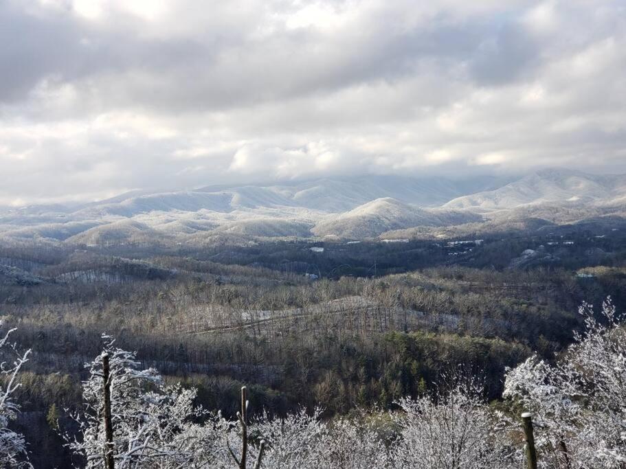 Yogi'S Den: Breathtaking Views! 3 Min To Dollywood, On 1 Acre! Villa Sevierville Ngoại thất bức ảnh